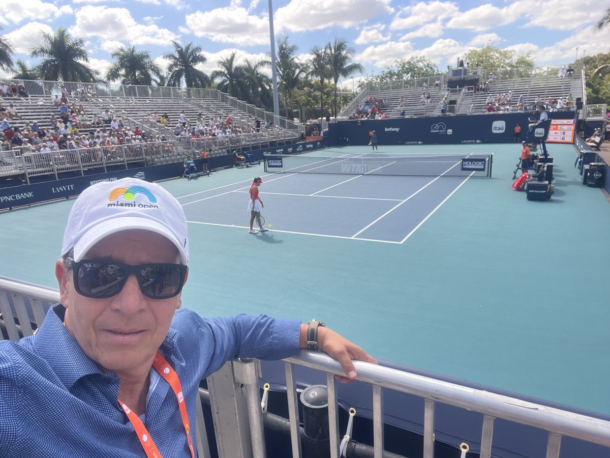 Acompañando a ⁦<a href="/CamiOsorioTenis/">Camila Osorio</a>⁩ en ⁦<a href="/MiamiOpen/">Miami Open</a>⁩ , su primer partido.
Hoy desde Miami , y aprovechando en reuniones de ATP y WTA
Vamos con toda een este 2025.