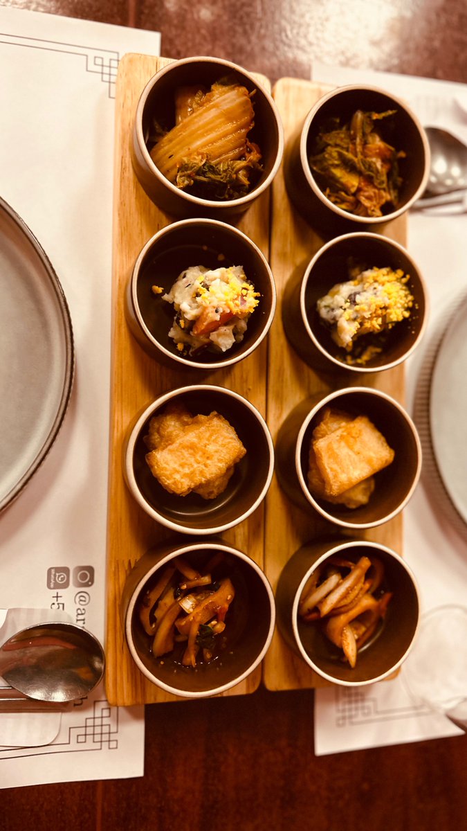 rumineilish's tweet photo. La felicidad es ir a restaurantes Koreanos con tus amigas 💫🇰🇷 https://t.co/6ckAQICAOn