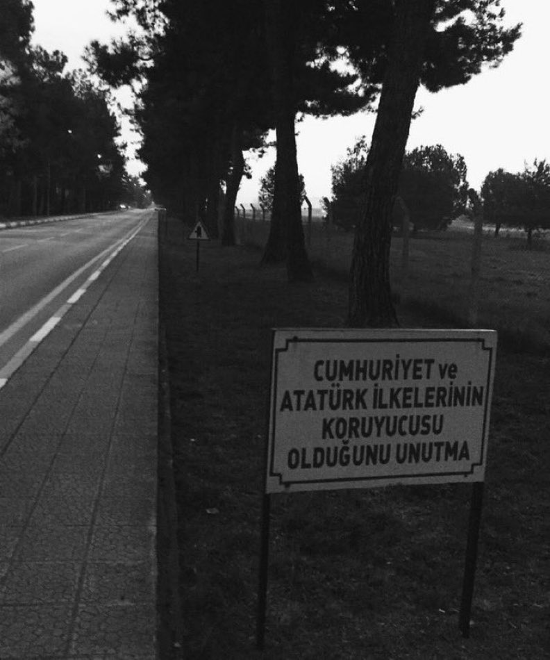 “Cumhuriyet ve Atatürk ilkelerinin koruyucusu olduğunu unutma!”
