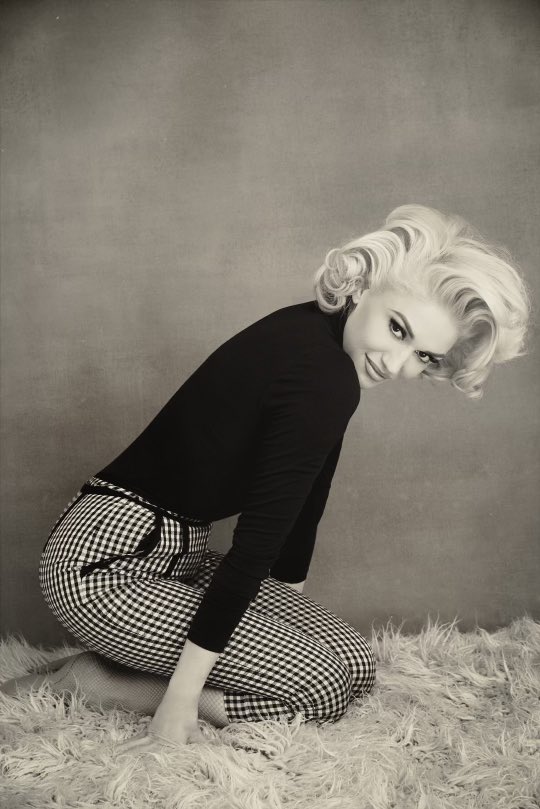 Gwen Stefani tweet media