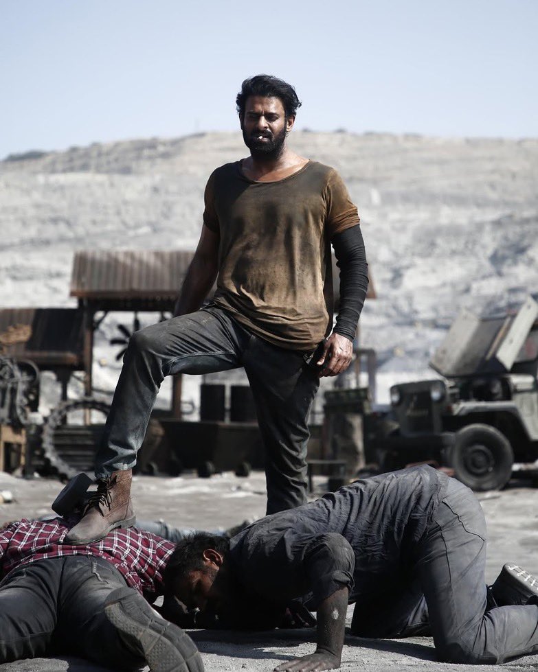 TrendsPrabhas's tweet photo. 🥵🥵🥵🔥🔥🔥 

Rebel Star ✨ #Prabhas 

#Prabhas https://t.co/Nx8U2npjBc
