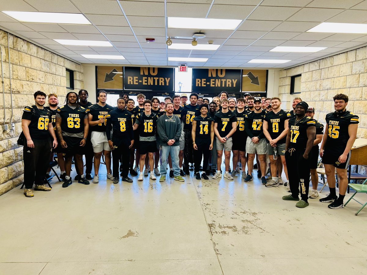 Our Players Had A Blast Working With The Kids At Camber Children Mental Health Hays

Huge S/O To Trevor Kennedy For Helping Us Get This Event Organized‼️

#DefendTheFort