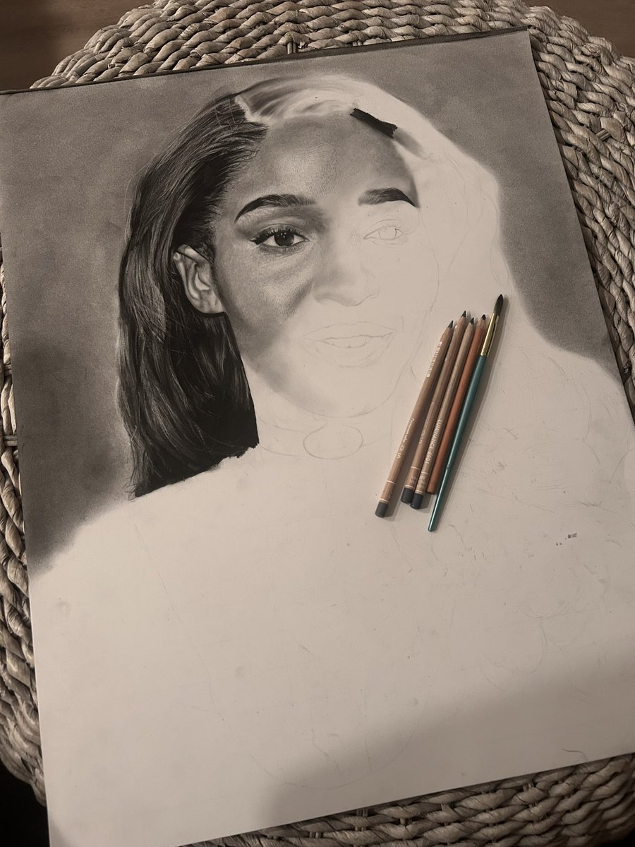 Idk how but me continuing to pursue my artwork will allow me to move out of the country one day (Japan🤞🏾) I severely struggle with negative thinking so I’m gonna challenge myself to just declare the things I want and keep it pushing 🤷🏾‍♀️

Here’s progress on my Ayo Edebiri portrait