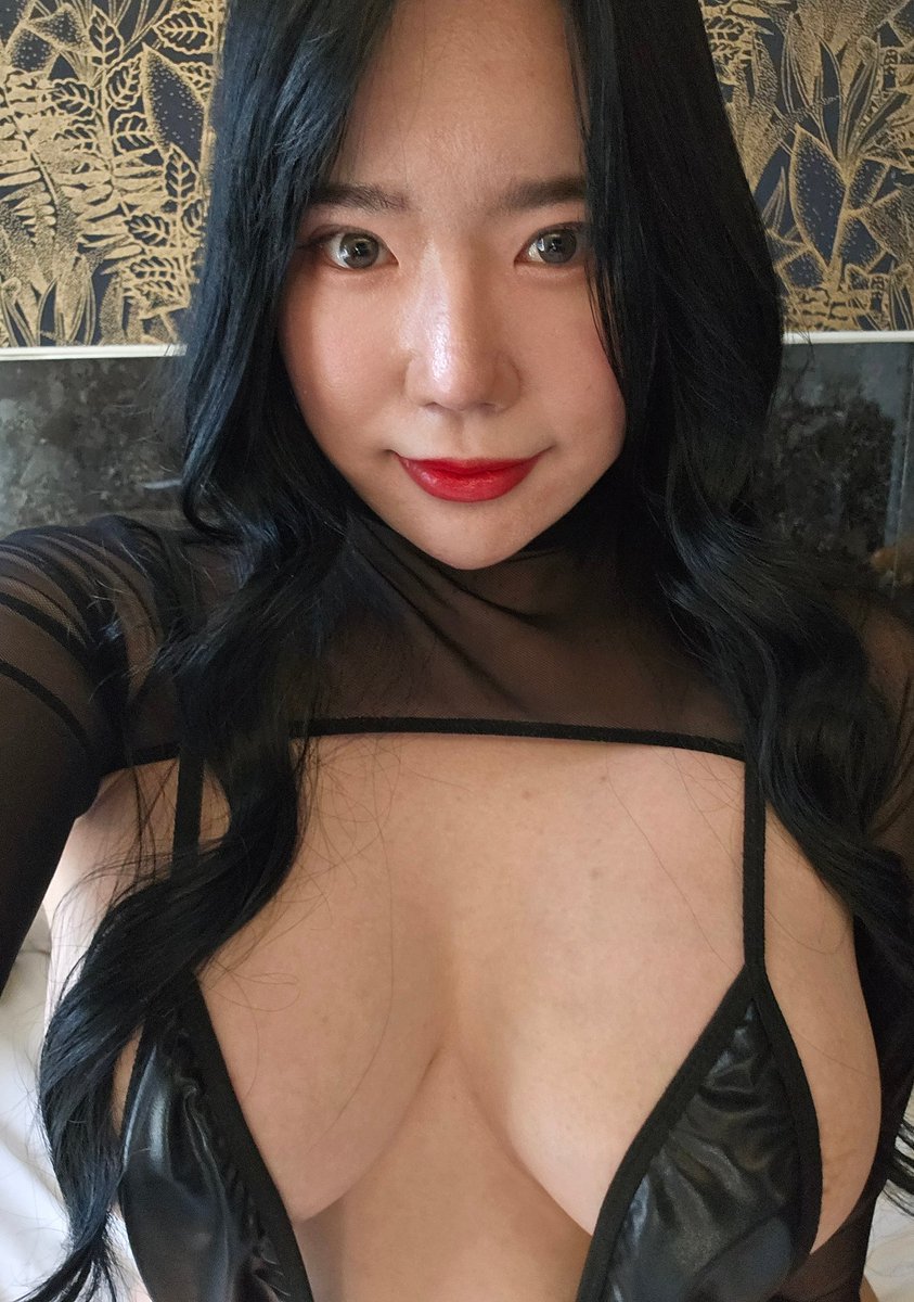 realassbunny43's tweet photo. 내일 밤 10시 업로드♥︎♥︎ https://t.co/aS8wjTmeR6