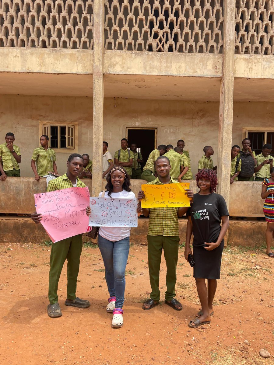 SycamoreNG's tweet photo. Sycamore Campus Sytizens in Enugu partnered with AIESEC in Enugu to raise awareness about the importance of financial literacy among youths
ππππππ
#6yearsofmore #ANewEra #Sycamoreforyou https://t.co/aTXiyo0Jej