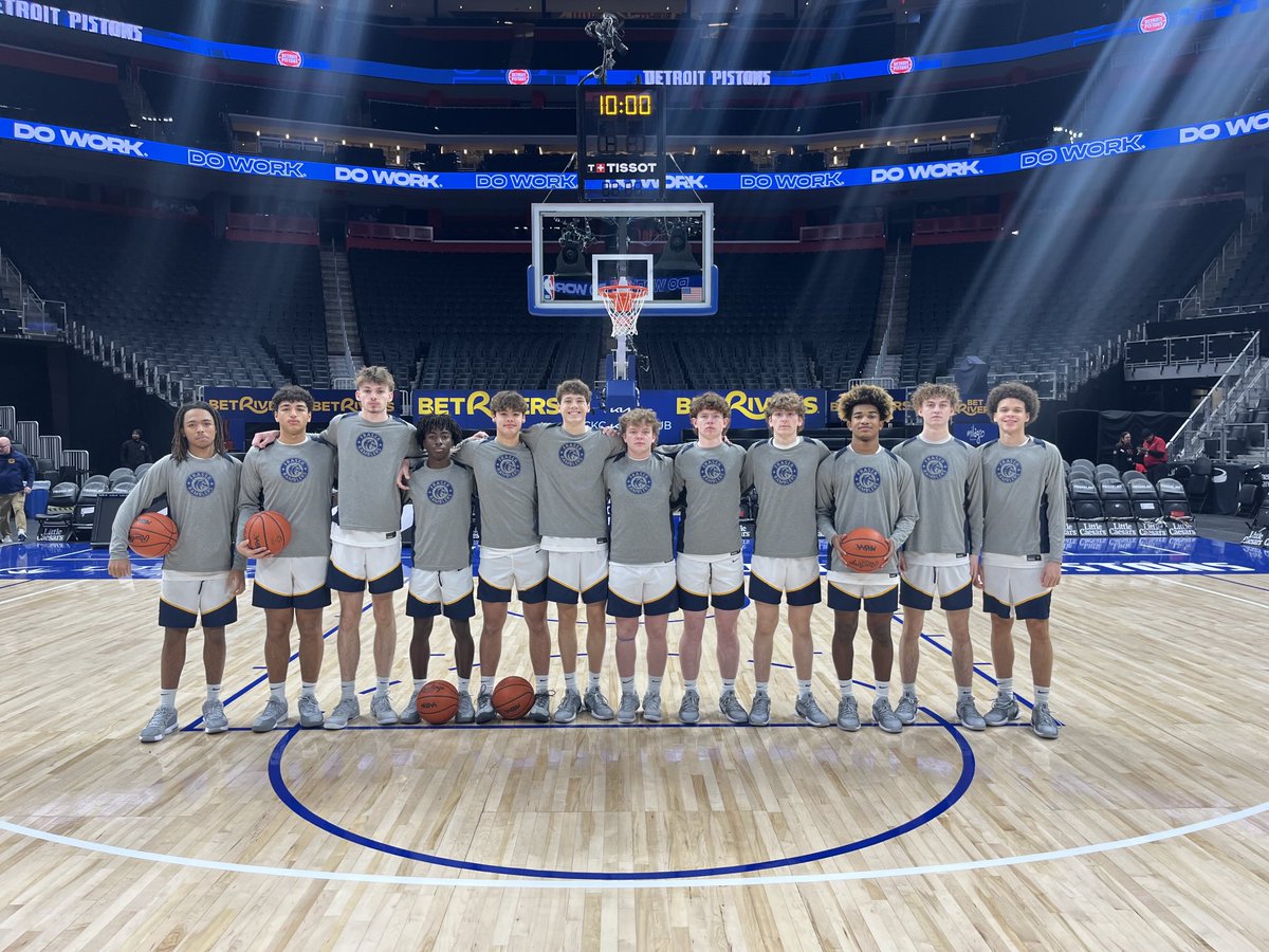 Completed our 24-25 season with the banquet. Difficult to let go of this group, fun to be around every day! Time to move on to the 25-26 team and looking forward to what lies ahead for them. #strengthandhonor
