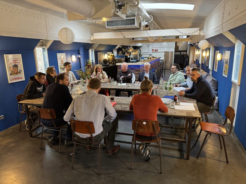 🚢 Op koers met SIBON!

We hebben onlangs een inspirerende ronde tafelgesprek gehad op het water in Leuven met onze Belgische leden en collega’s uit Nederland. Waardevolle inzichten, sterke connecties. Volgende keer erbij?

#SIBON #Netwerken #Signmakers #Leuven #Sign