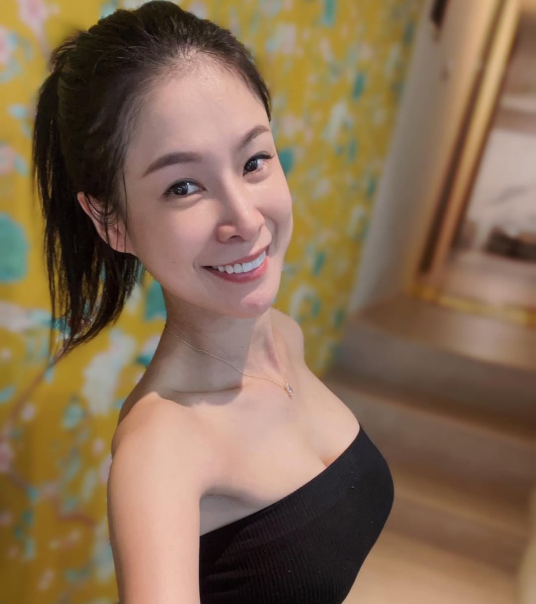 tp9988888's tweet photo. 想被幹到高潮有人願意嗎 😘 https://t.co/o64dkpP2QL