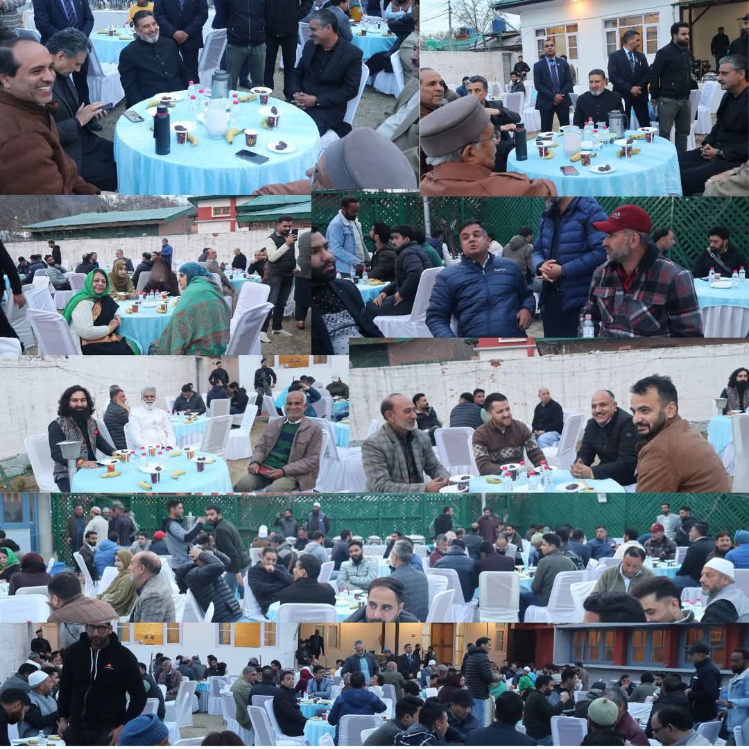 jkaphand's tweet photo. @Apnipartyonline organized an Iftar gathering at its headquarters, M2 Church Lane, attended by journalists from local and national media. Party President @SMAltafBukhari welcomed the media fraternity, emphasizing the importance of such interactions. #Iftar #Srinagar https://t.co/6sDUsS1Ucl