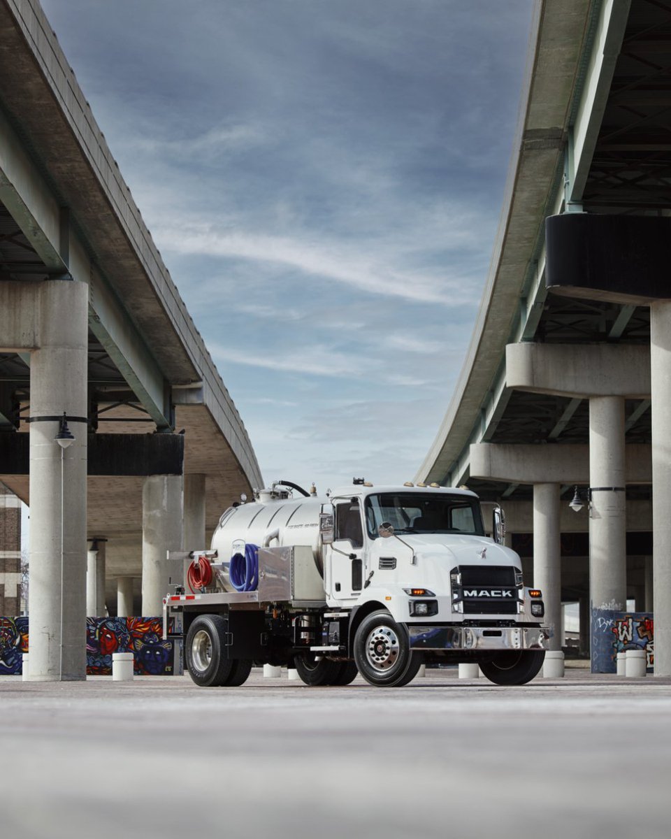 MackTrucks's tweet photo. π¬"We need the best truck at the best price with the best availability. The great thing about the MD is that they hit all three of those for us." says Andrew Nelson, President of @vactrucks. #MackMD https://t.co/CUg7PmRECU