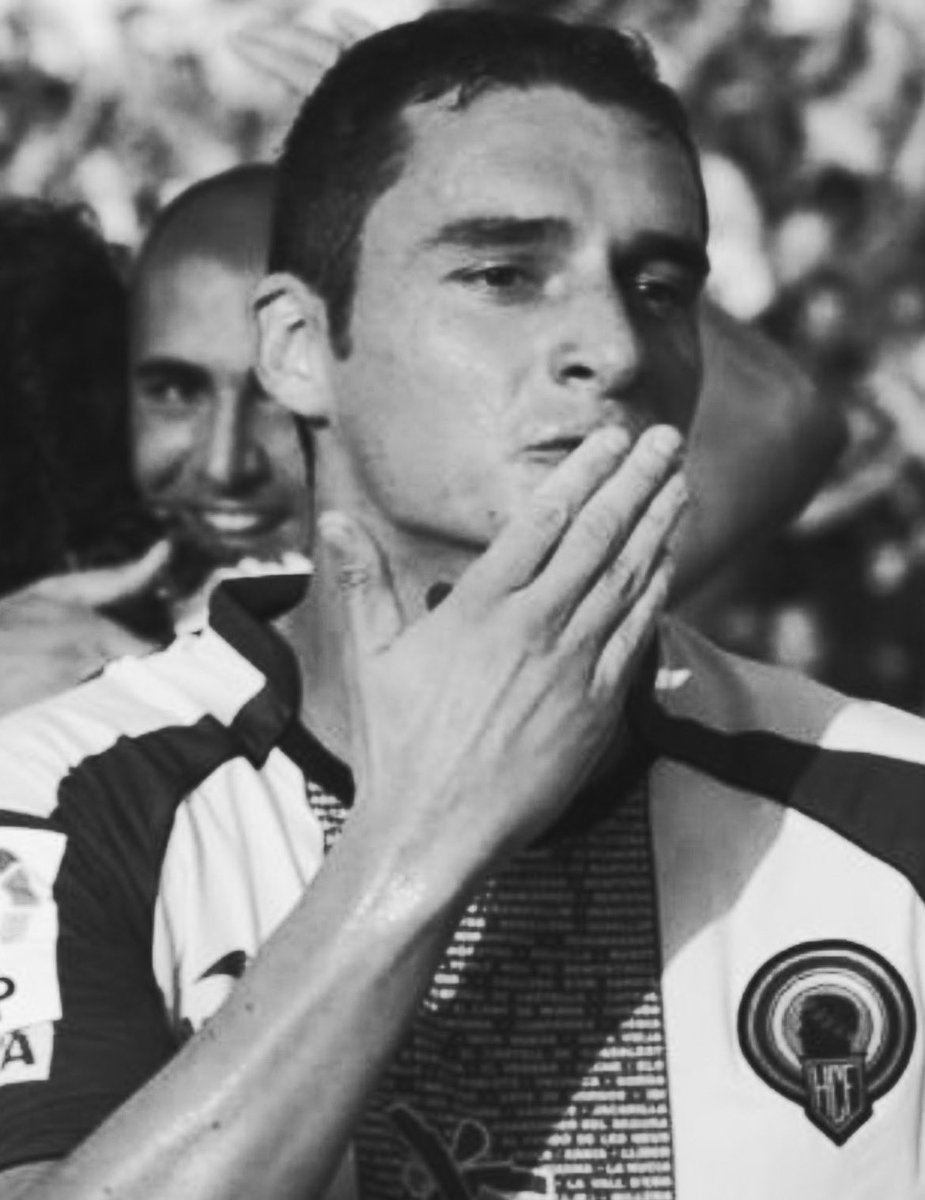 Con gran tristeza, la Peña Renacer Blanquiazul lamenta el fallecimiento de Andrija Delibašić, clave en nuestro ascenso a 1a división en 2009-2010. Su entrega y goles quedarán siempre en el corazón de la afición. Nuestro más sincero pésame a su familia.

Descansa en paz Deli 💙🤍