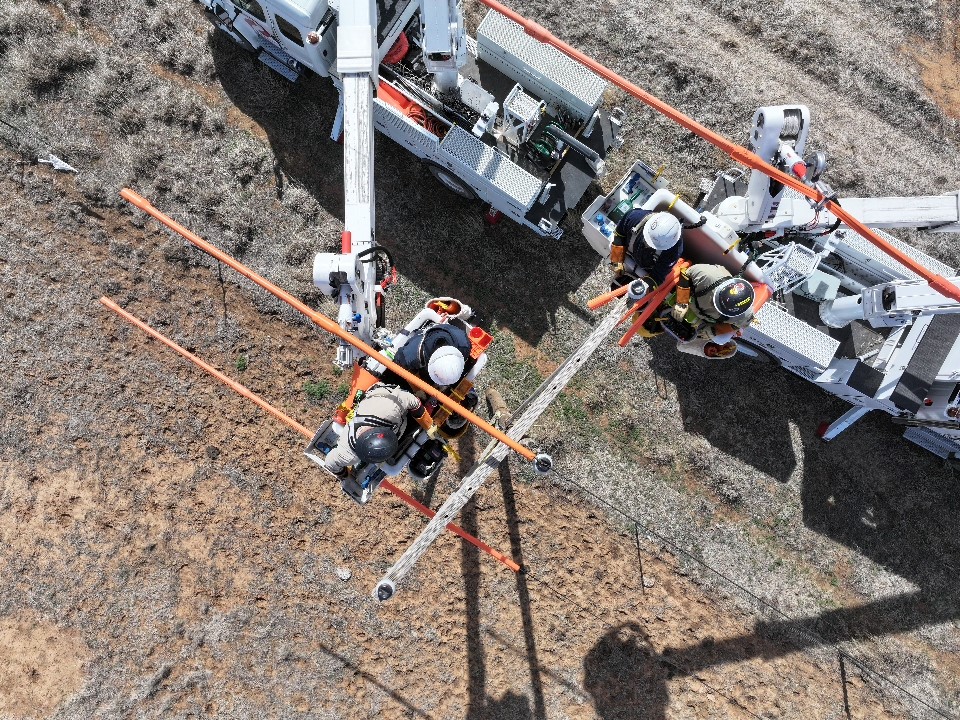 As high winds and fire risk continue to be a challenge across the region this morning, we've restored power to about 23,000 customers and are working to restore the 7,000 customers that remain without power due to weather-related outages. Crews were able to begin assessing the