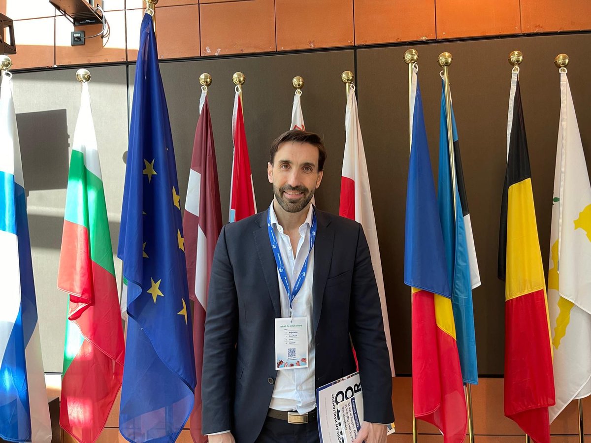 🔵 #GraylingEspaña en el Parlamento Europeo: Impulsando el cambio desde el corazón de #Europa 🌍

Nuestro director de #AAPP, <a href="/Javi_CorralesCi/">Javi Corrales Ciganda</a>, en Bruselas presentando una Iniciativa Ciudadana Europea (ICE) a las instituciones. ¡Oportunidad única de participación ciudadana! 🙌