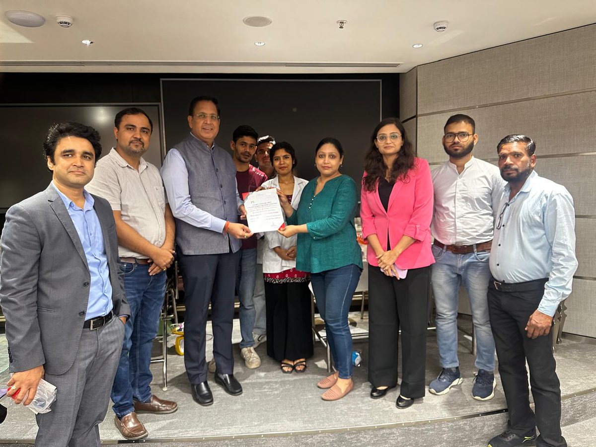 JindalSteel_In's tweet photo. Celebrating the spirit of our Chairperson Emeritus, we organised a blood donation drive that brought our people together to make a difference. 
A drop of kindness is a life saved, and every donation takes us closer to a brighter, healthier tomorrow. https://t.co/NFXsyVjiOK