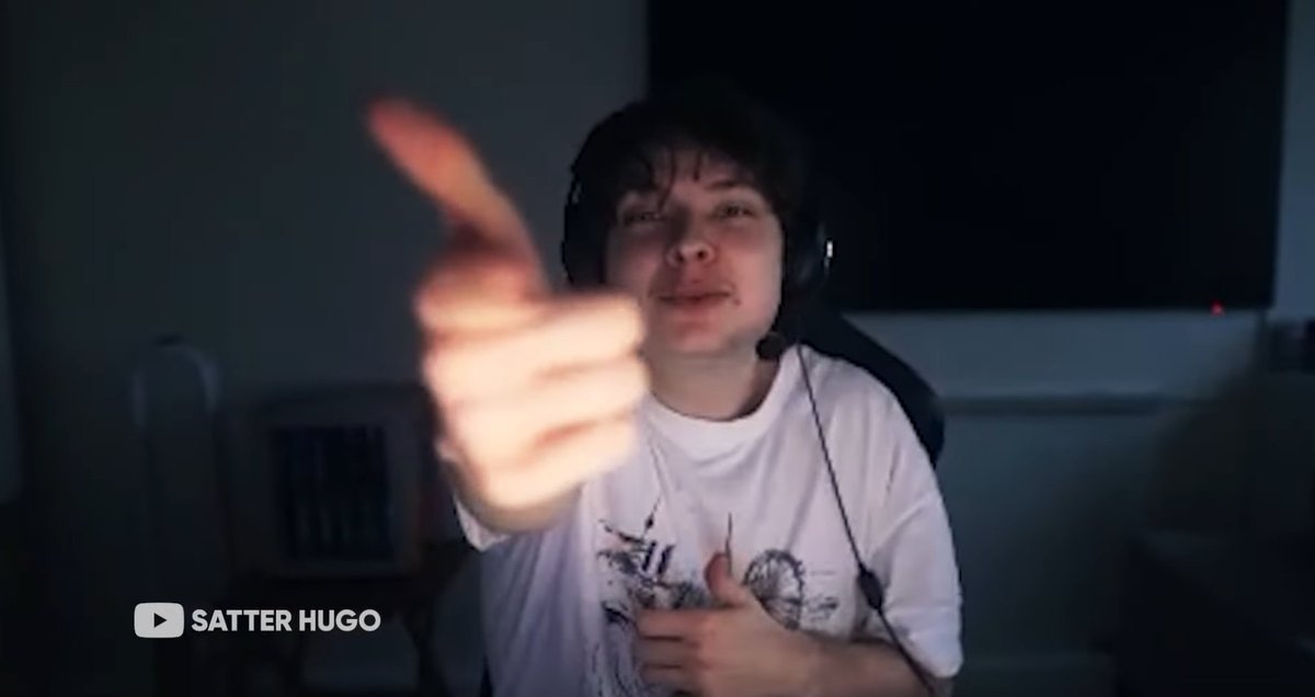 mops im neuen satterhugo video bei 2:57