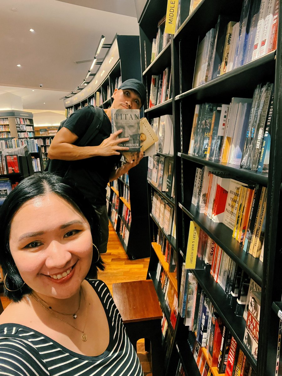 JAGLanante's tweet photo. #wednesdate  w/@KathyLanante 📚 https://t.co/BsLLfWgZE5