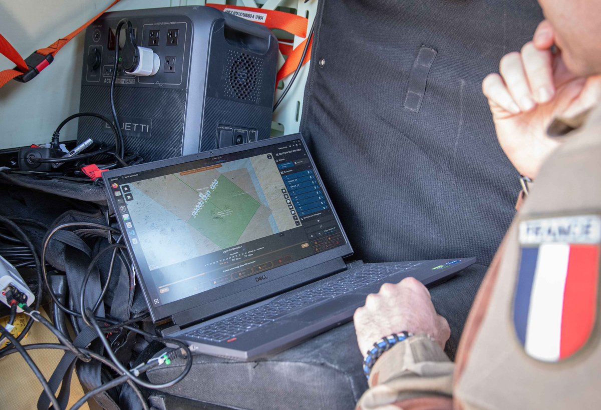 CommandementFOT's tweet photo. La #6BLB s'entraîne avec la @Stat_20e_ra au combat de demain aux États-Unis 🇺🇸 ! Nos soldats 🇫🇷 participent à #Capstone5 un exercice interallié qui teste les technologies pour le combat terrestre future. #Innovation et #Interopérabilité au programme !
@COM6BLB @armeedeterre https://t.co/vkL9825orV