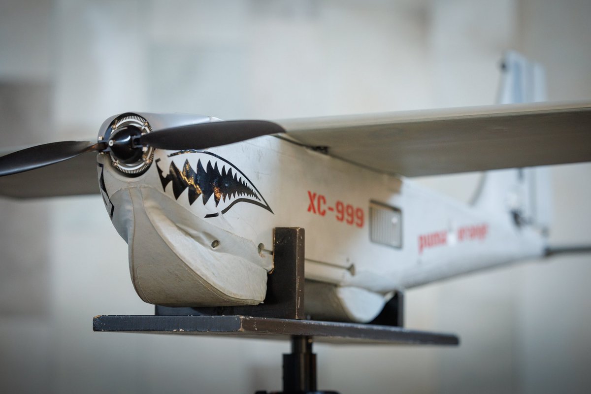 Het huidige unmanned aerial system (UAS) de Puma AE krijgt een stevige update. De drone krijgt onder andere nieuwe camera’s, batterijen en een aantal nieuwe functionaliteiten, zoals een kit om verticaal te kunnen opstijgen en landen. Ook op de grond worden er aanpassingen gedaan