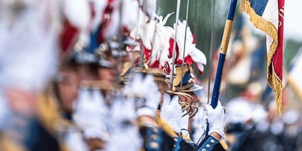 MGAT_FR's tweet image. Honoré d’avoir pu intervenir lors de l’assemblée générale de @LaSaintCyrienne . Alors que l’@armeedeterre se transforme et pour faire face aux défis actuels et à venir, elle peut résolument compter sur l’excellence de la formation de ses chefs dispensée @SaintCyrCoet 
#ALaHauteur