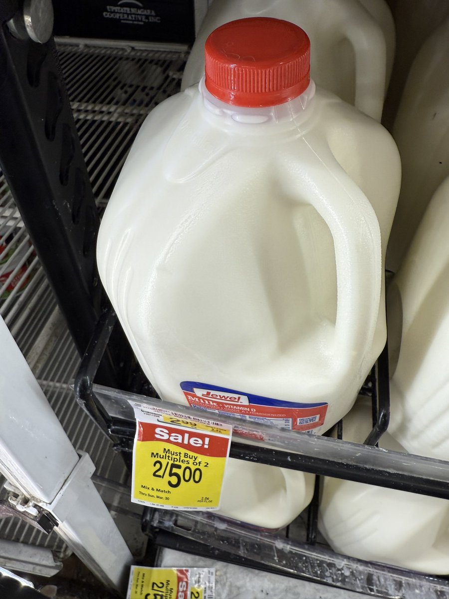 TrumpResults's tweet photo. 3/18/25 - Gas $3.59/gal (⬆️ $0.52/16.9% from $3.07 on 1/21/25); Milk $2.99/gal (Same as $2.99 on 1/21/25); Bacon $10.99 (Same as 10.99 on1/21/25); Eggs $7.99/doz (⬇️ $1  from $8.99 on 1/21/25). Total $25.56, ⬇️ $0.49/1.9% from $26.04 when @RealDonaldTrump took office. https://t.co/j9AoDdSa1Y
