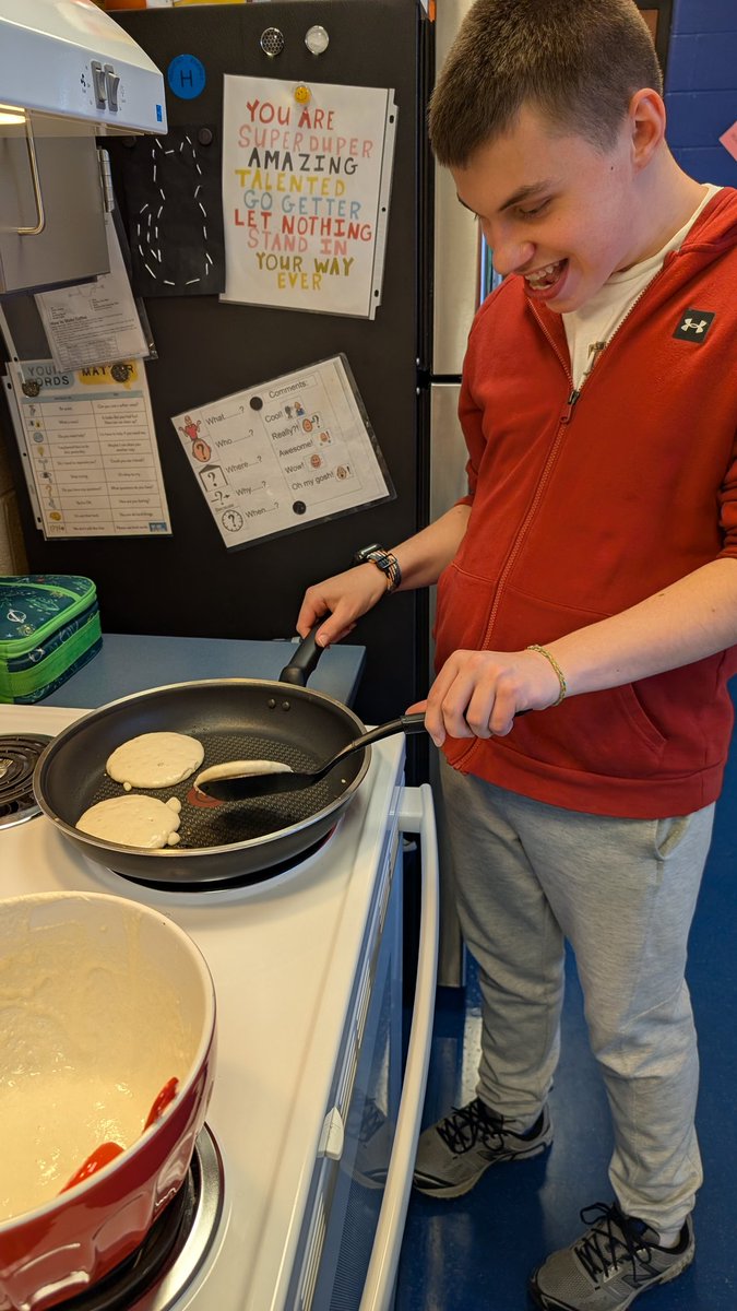 Mrs_Milton22's tweet image. #Room104 made pancakes🥞 
This recipe offers a lot of opportunities to practice important cooking skills including using the stove top, knowing when they&apos;re ready to flip and the toughest.... actually flipping them. 
#practicemakesperfect 
#functionalskills 
#realworldskills