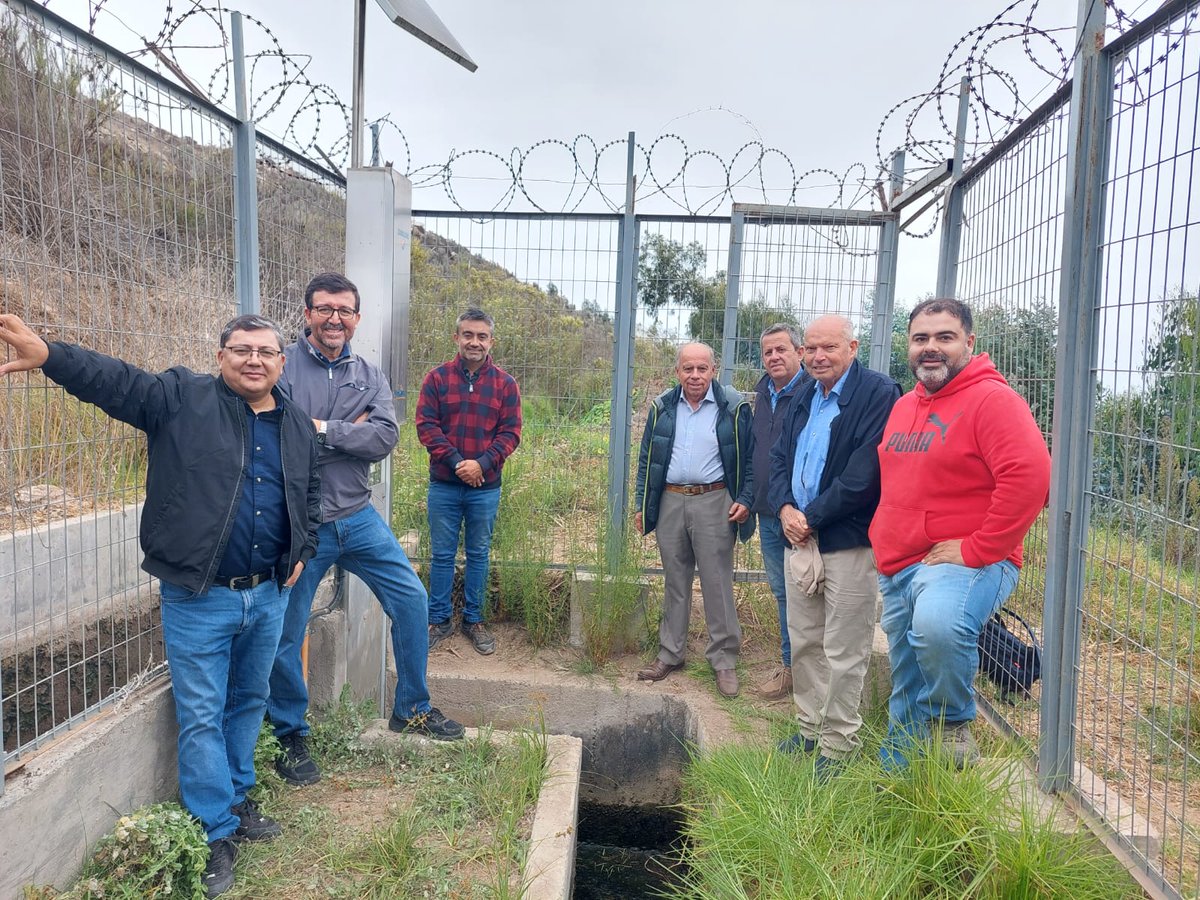 RiegosalzChile's tweet photo. Esta semana sostuvimos fructíferas conversaciones sobre los proyectos en carpeta con autoridades de la JV del Río Limarí y sus canales. Esta reunión marca nuestro compromiso por enfrentar los desafíos hídricos en la Región de Coquimbo mediante el uso de herramientas tecnológicas https://t.co/iNN2q0iNWZ