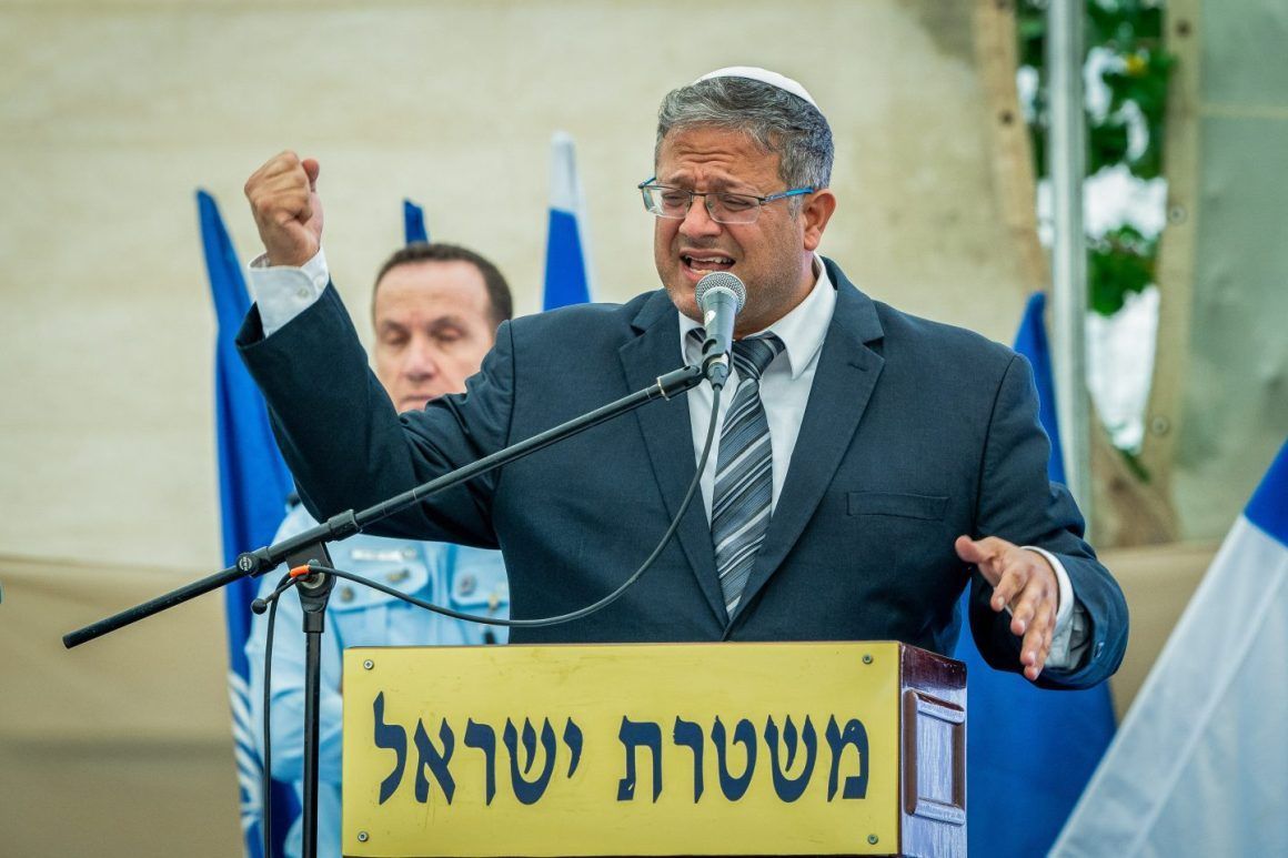 JuedischeOnline's tweet image. Warum die Rückkehr des Rechtsextremisten in Israels Regierung auch uns Juden in der Diaspora zutiefst beunruhigen muss. Ein Kommentar von Ayala Goldmann. buff.ly/ktcpNx7