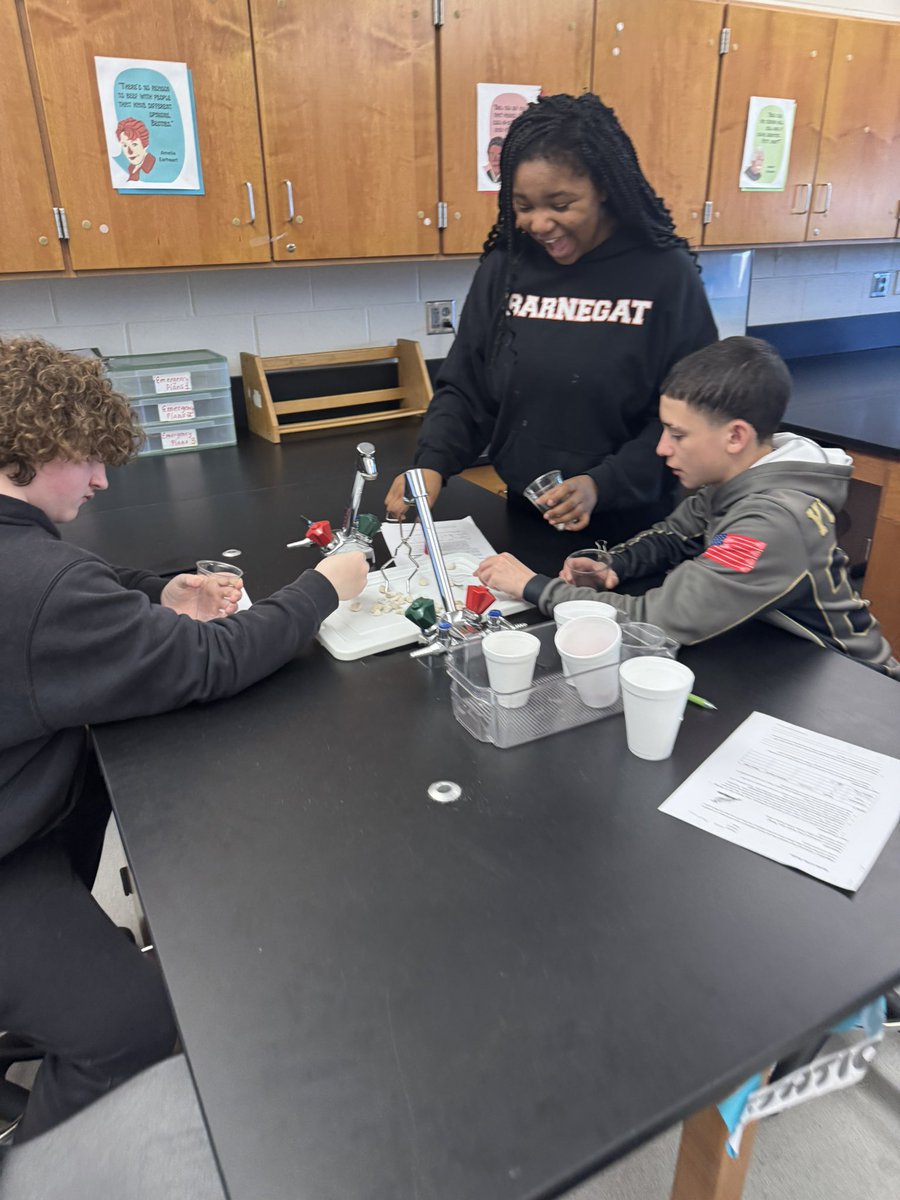 Mrs. Hutman tweet media