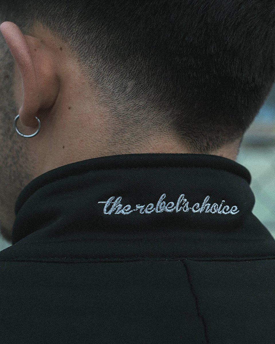 TERRACE TRACK TOP

Tras varios meses trabajando en la, sin duda, nuestra mejor prenda hasta el momento. Por fin, os podemos presentar nuestra sudadera TERRACE TRACK TOP. 

📦 Disponible este jueves 20/03 en nuestra web footballworkers.es

📷de la mano de <a href="/DelPurezza/">La Purezza del Quartiere // Improbus</a>