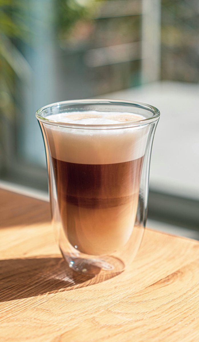 office_barista's tweet photo. Using glassware is a great way to improve your presentation. Many automatic bean to cup coffee machines will produce layered drinks - a layered latte in a glass is a great way to show that attention to detail is important to you.
#KreaTouch #Bravilor #Gaggia #VitroCoffeeMachine https://t.co/nt2AlzHPSG