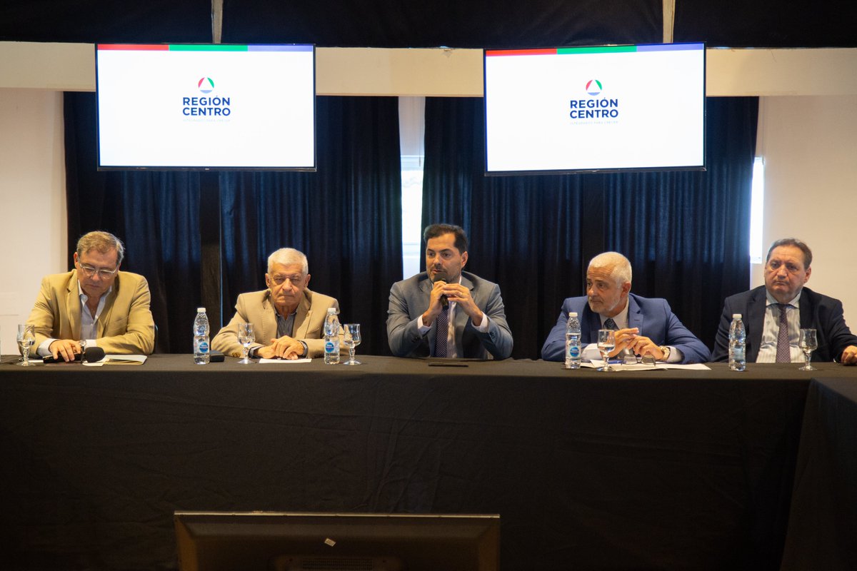 4° Encuentro de la Mesa Permanente del Trabajo, el Empleo y la Seguridad Social de la Región Centro.

IA, políticas económicas y adicciones en el ámbito laboral: ejes clave del debate.

⚡ La #RegiónCentro impulsa una agenda propia para fortalecer el empleo y la producción.