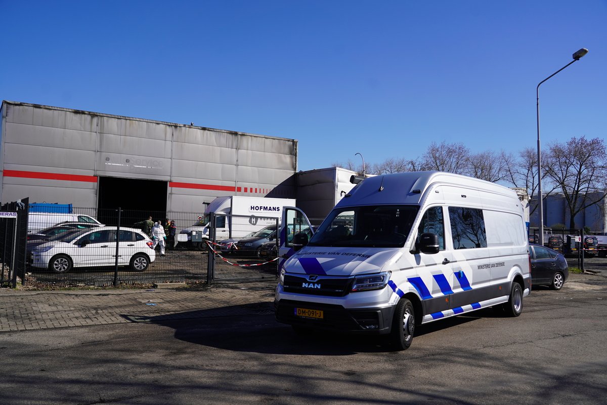 Grote brand en explosies onderzocht door politie en EOD