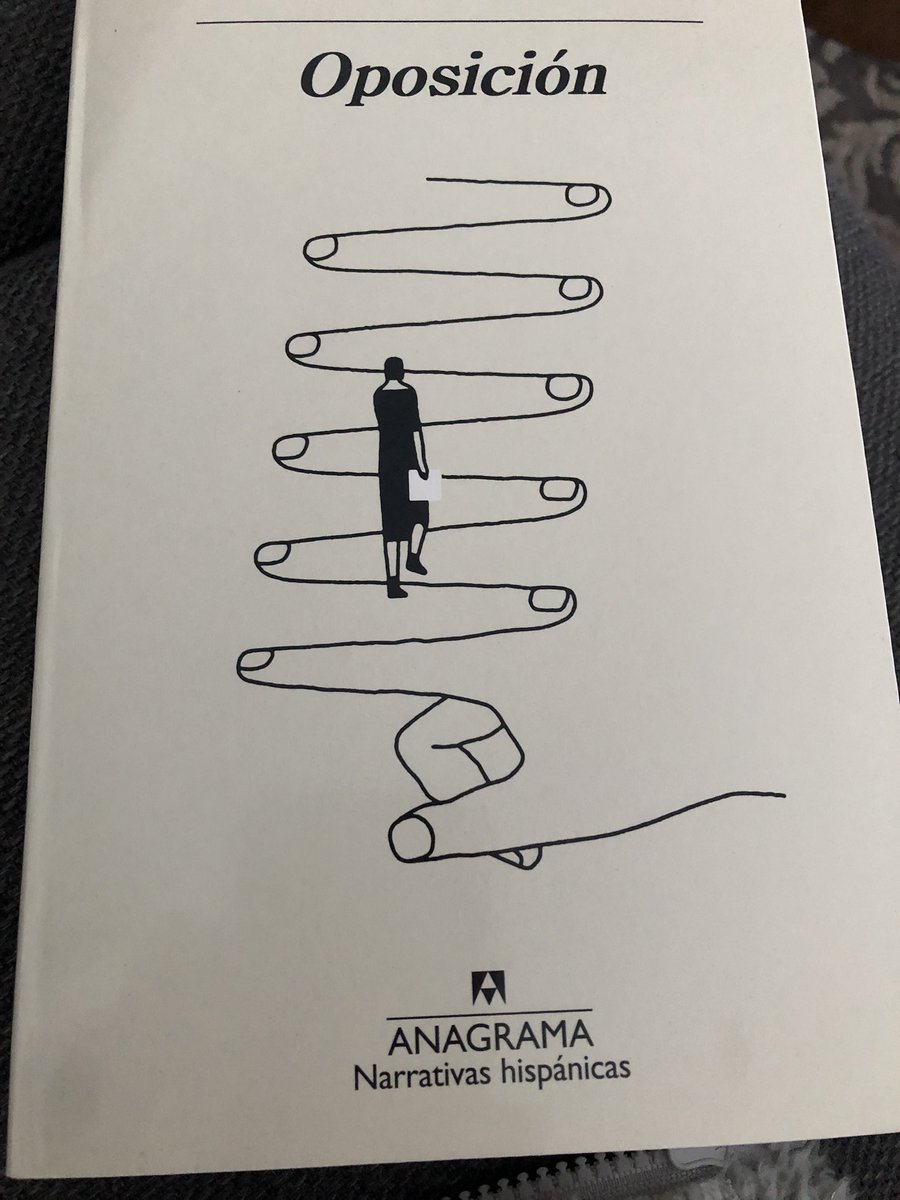Sara Mesa ha creado un retrato preciso, absurdo e hilarante de los laberintos burocráticos en la Administración Pública. 'Oposición' es una novela de humor muy serio que provoca carcajadas y reflexiones a partes iguales <a href="/AnagramaEditor/">Editorial Anagrama</a> #PintoLee