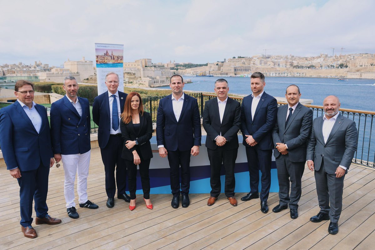 Following the shore-to-ship project launch an agreement was reached with <a href="/CarnivalCruise/">Carnival Cruise Line</a> Corporation. 

Their ships will now use #electricity instead of #fuel in our port, a first of its kind in the #Mediterranean.

#Malta #decarbonisation #ships 
<a href="/RobertAbela_MT/">Robert Abela</a> <a href="/ChrisBonett_CB/">Chris Bonett</a>