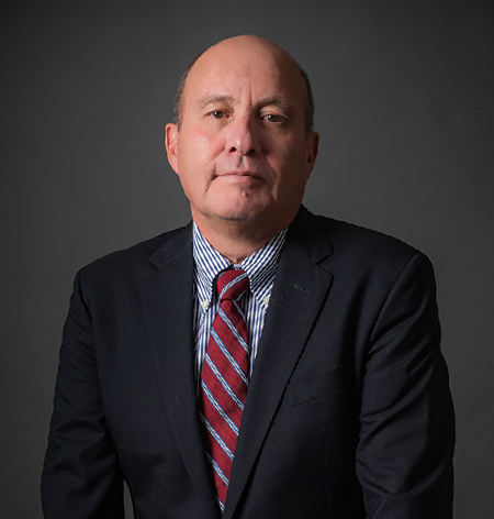 WillowTNA66's tweet photo. El de la izquierda es Jorge Quiroz, fundador y socio principal de Quiroz &amp; Asociados, doctor en Economía de Duke University e Ingeniero Comercial de la Universidad de Chile

El de la derecha es Gabriel Boric, tiene 4° medio y creyó que podía pasarse de listo con el primero

Fin https://t.co/1ryGJlvE1z