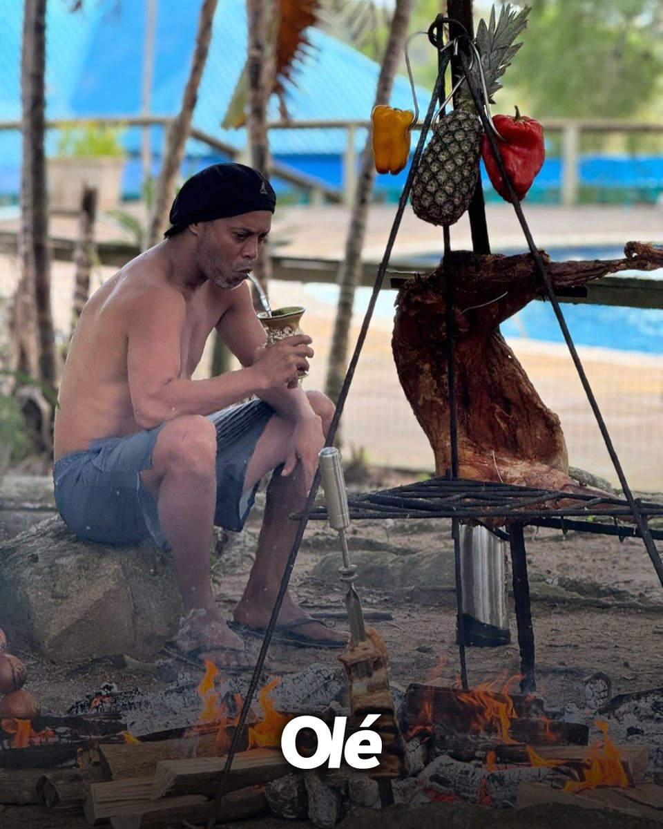 DiarioOle's tweet photo. Si yo fuera como Dinho, viviría como él - PARTE 2 🤣 https://t.co/d5hKn73niA