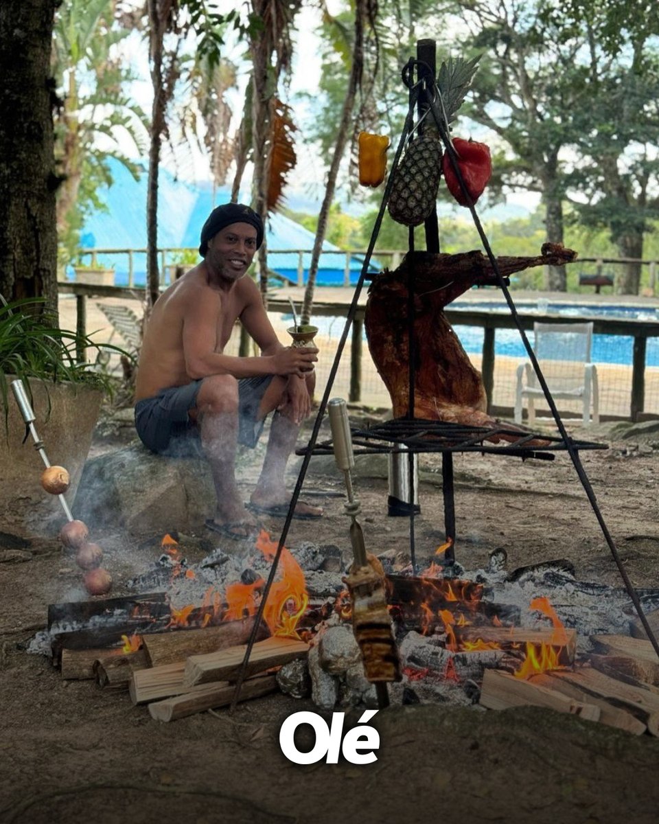 DiarioOle's tweet photo. Si yo fuera como Dinho, viviría como él - PARTE 2 🤣 https://t.co/d5hKn73niA