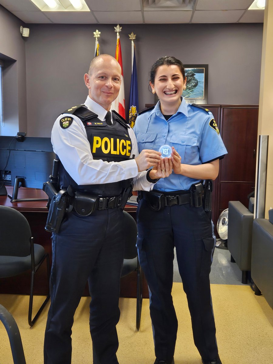 OPP West Region (@opp_wr) on Twitter photo #EssexCtyOPP Superintendent Mark LOUCAS recently presented Special Constable Sarah YALDA with an OPP Value Coin for Service in Recognition. 
Sarah's diligent efforts and collaboration with court services, helped reduce the number of DNA orders by 47.5% since January 10, 2025. #EssexCtyOPP Superintendent Mark LOUCAS recently presented Special Constable Sarah YALDA with an OPP Value Coin for Service in Recognition. 
Sarah's diligent efforts and collaboration with court services, helped reduce the number of DNA orders by 47.5% since January 10, 2025.