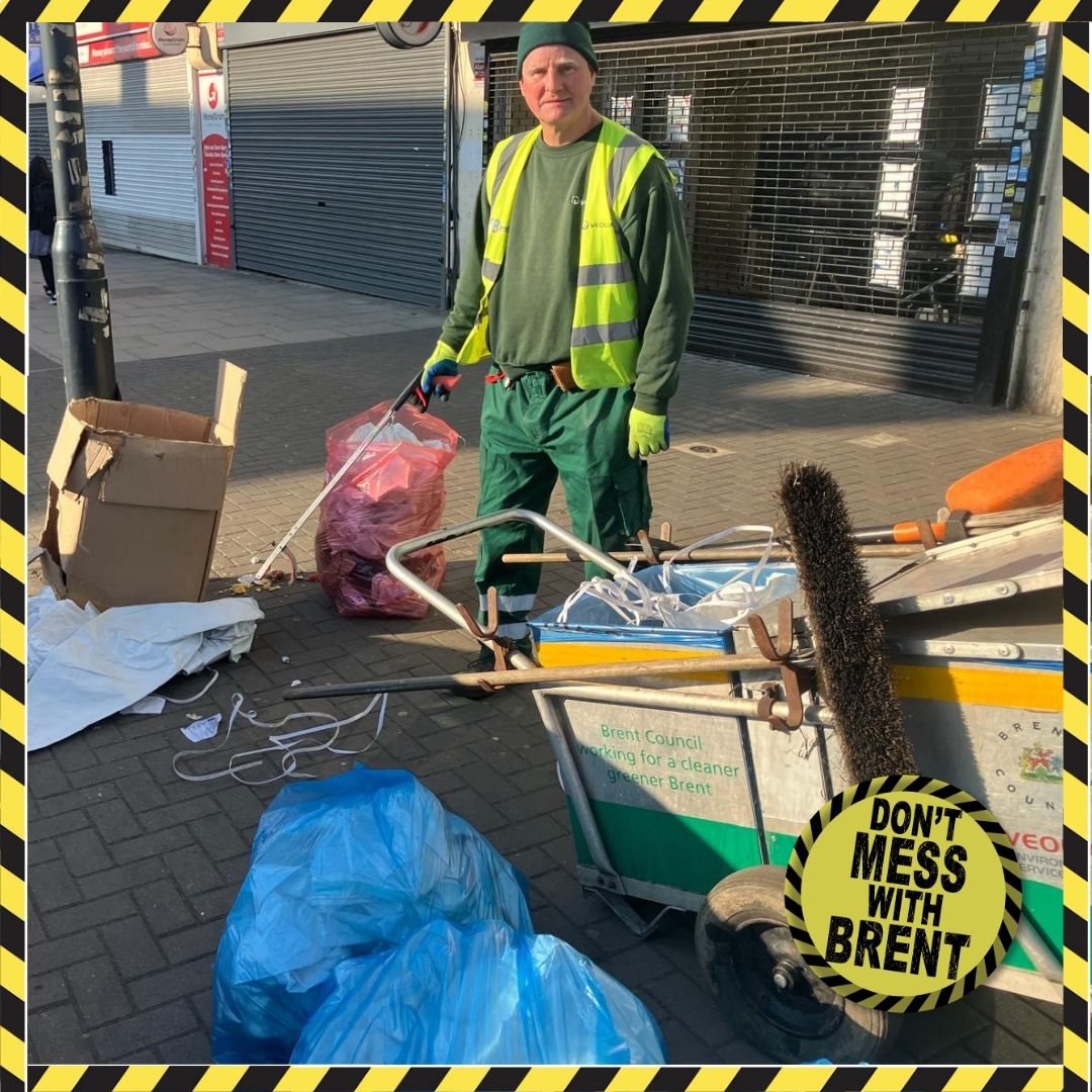 📌Alperton Station
📌Preston Road

📨£1,000 fines on the way

Our inspectors are out throughout the week looking for evidence of those responsible for heaps of mess on our streets💪

Be warned - Don't Mess with Brent⚠️