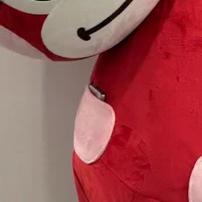 luvtaromi's tweet photo. 이것도 주머니라고 폰 껴넣은거 진짜 웃기네 아 https://t.co/JLX0dXTrR3