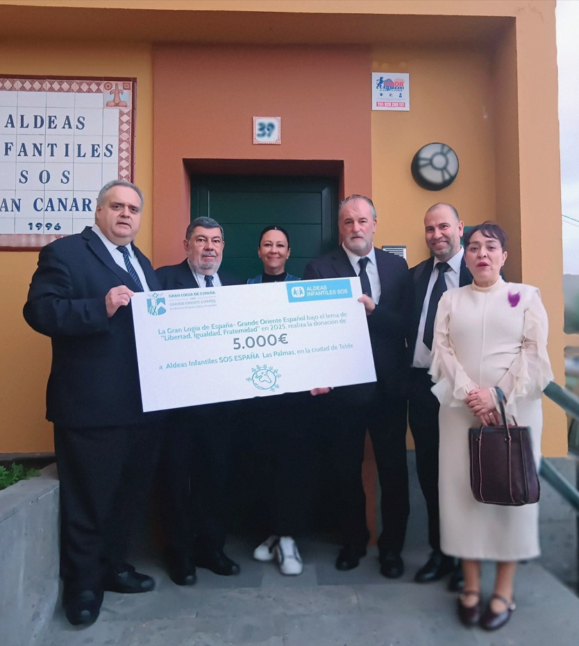 GranLogiaEspana's tweet photo. La reciente tragedia sufrida en Valencia, a la que muchos miembros de la masonería ofrecieron su ayuda comprometida, ha supuesto una catarsis para nuestra hermandad. Lo que ha impulsado a retomar con renovada fuerza la beneficencia y la solidaridad. #GLE 👉https://t.co/yTLmKyXJ0W https://t.co/IiKVKFW8rs