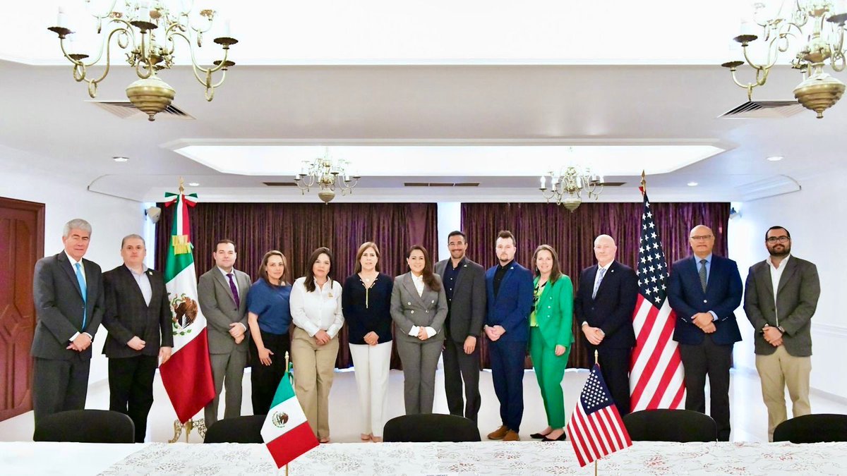 mattheinzmd's tweet photo. It’s an honor to represent Pima County in Aguascalientes at this 1st ever economic development meeting with governor @TereJimenezE, the secretary of economic development &amp; education, &amp; representatives from businesses in southern Arizona and Aguascalientes as well as @uarizona . https://t.co/PNtAhvkdRb