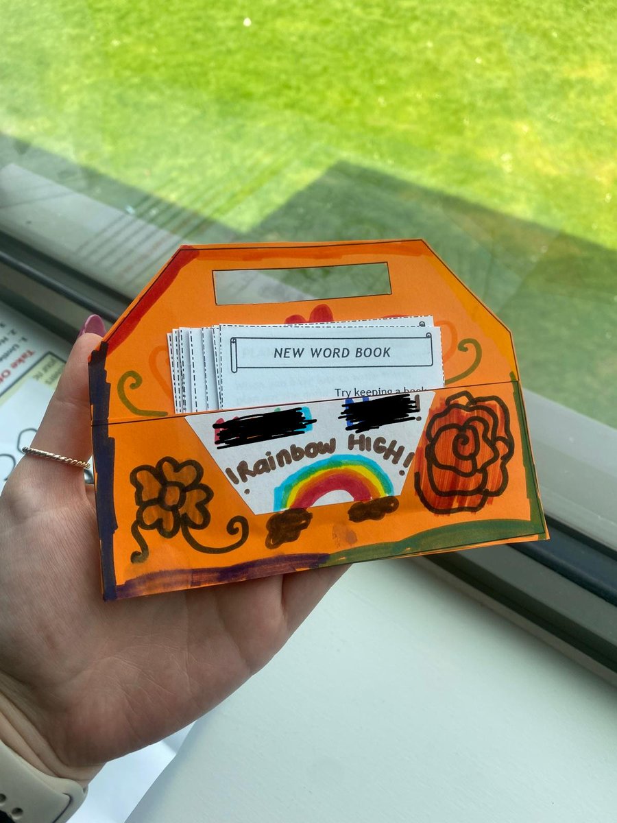 Lilias has been working with secondary students on the <a href="/DLDandMe/">DLDandMe</a> programme, helping them understand their strengths and challenges. Loving the personalised toolkits—such a great way to support their journey! 📚💡
 #DLDandMe #SLT #mysltday #devlangdis