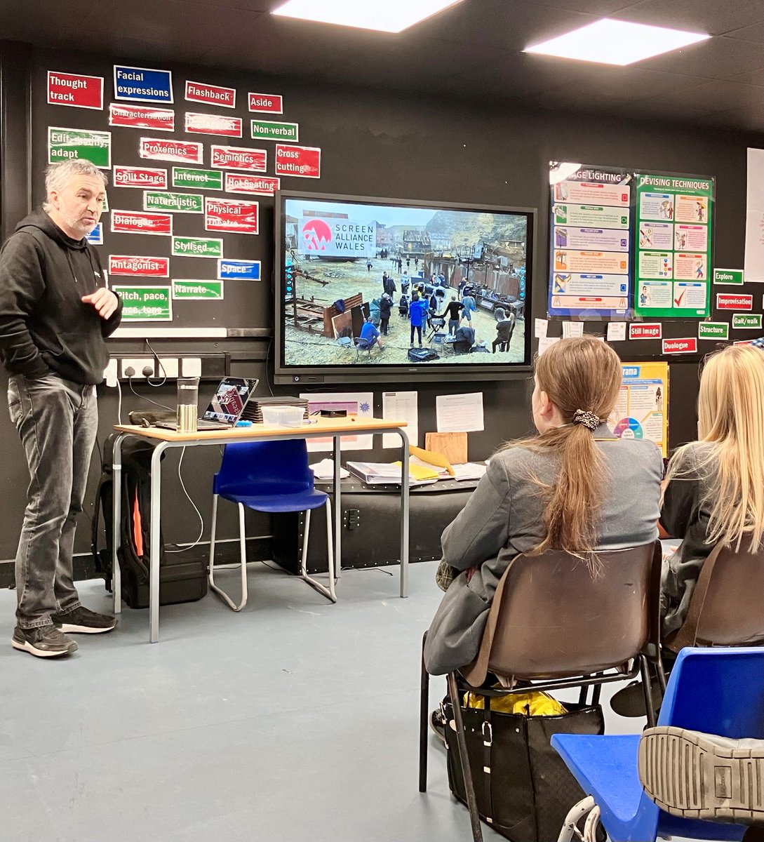 Lesley Lloyd (@lloydwxml) on Twitter photo Huge thank you to Rhys from <a href="/ScreenAllianceW/">Screen Alliance Wales</a> for an amazing workshop at <a href="/YsgolBrynAlyn/">Ysgol Bryn Alyn</a> 🙌 Pupils explored Film & TV careers, camera & equipment, got a behind-the-scenes insight, and learned about animation & special effects—gaining a real-world look at the industry! #inspire Huge thank you to Rhys from <a href="/ScreenAllianceW/">Screen Alliance Wales</a> for an amazing workshop at <a href="/YsgolBrynAlyn/">Ysgol Bryn Alyn</a> 🙌 Pupils explored Film & TV careers, camera & equipment, got a behind-the-scenes insight, and learned about animation & special effects—gaining a real-world look at the industry! #inspire