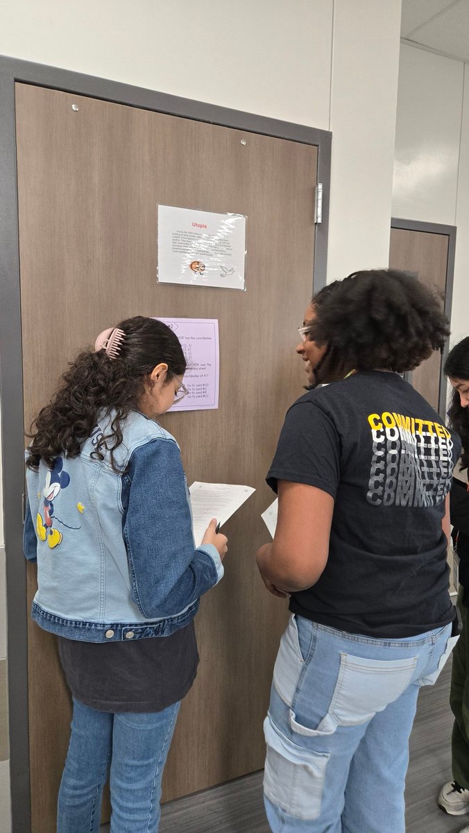 RobersonSpring's tweet image. Today Mr. Presley&apos;s 8th-grade Social Studies class is bringing history to life! 🏛️✨ Students explored the reforms of the 19th century with a hands-on scavenger hunt &amp;amp; gallery walk—learning, discovering, and making connections along the way! #HistoryInAction #EngagedLearning