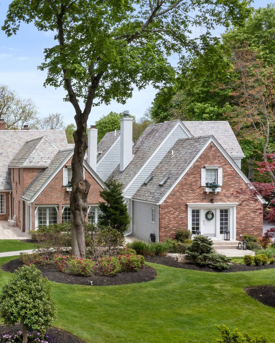 TheAgencyBaja's tweet photo. #FeaturedGlobalListing 1 Swan Place, Nissequogue, New York, USA.
Set along the Gold Coast of Long Island, Swan Manor is a breathtaking estate on 9 private acres with panoramic views of Long Island Sound. This storied region, once home to grand mansions of America’s Gilded Age, is known for its timeless elegance and exclusivity. Originally envisioned by renowned architect Stanford White, this estate blends historic grandeur with modern luxury. Spanning 22,000 square feet across three residences, it features 14 bedrooms, 14.5 bathrooms, intricate millwork, heated floors, and a grand two-story great room. The resort-style indoor pool pavilion, complete with a spa, fitness center, and sauna, offers the ultimate in relaxation, while a private wine cellar, guest house, and staff quarters make hosting effortless. Lush botanical gardens, a professional tennis court, and cascading waterfalls create a serene retreat. Ideally situated between New York City and The Hamptons, Swan Manor is a rare offering in one of Long Island’s most prestigious enclaves.
Listed by @kyleroskotrealtor from The Agency - Long Island, NY
INQUIRE@THEAGENCYBAJA.COM
