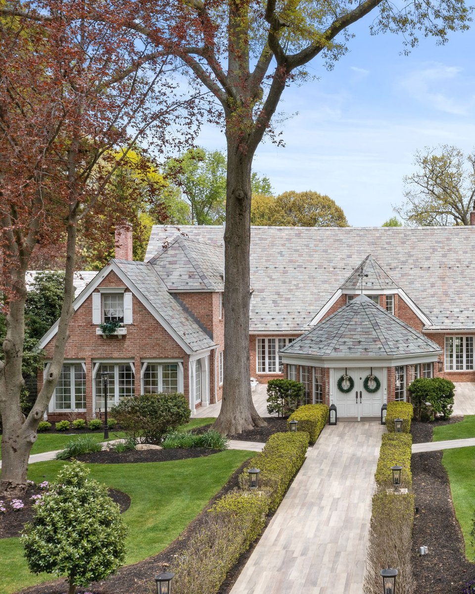 TheAgencyBaja's tweet photo. #FeaturedGlobalListing 1 Swan Place, Nissequogue, New York, USA.
Set along the Gold Coast of Long Island, Swan Manor is a breathtaking estate on 9 private acres with panoramic views of Long Island Sound. This storied region, once home to grand mansions of America’s Gilded Age, is known for its timeless elegance and exclusivity. Originally envisioned by renowned architect Stanford White, this estate blends historic grandeur with modern luxury. Spanning 22,000 square feet across three residences, it features 14 bedrooms, 14.5 bathrooms, intricate millwork, heated floors, and a grand two-story great room. The resort-style indoor pool pavilion, complete with a spa, fitness center, and sauna, offers the ultimate in relaxation, while a private wine cellar, guest house, and staff quarters make hosting effortless. Lush botanical gardens, a professional tennis court, and cascading waterfalls create a serene retreat. Ideally situated between New York City and The Hamptons, Swan Manor is a rare offering in one of Long Island’s most prestigious enclaves.
Listed by @kyleroskotrealtor from The Agency - Long Island, NY
INQUIRE@THEAGENCYBAJA.COM