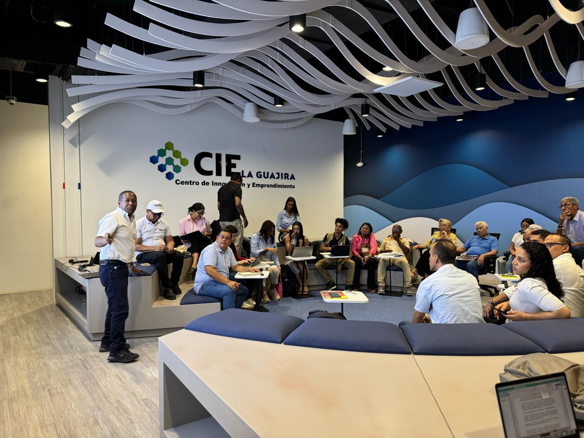 LPDEARMAS's tweet image. Desde el escenario Diálogos de Ciudad, compartimos puntos de vista en el empeño de seguir en la tarea de construir una mejor ciudad para todos. Dialogamos sobre #LeydeDistrito y la necesidad de dar los pasos necesarios para su implementación