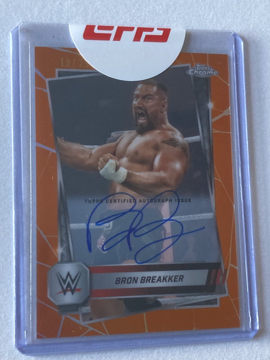 Hard_4_Cards's tweet photo. Sharing my first @Topps redemption fulfilment for #WrestlingCardWednesdsay 

Here’s /25 @bronbreakkerwwe from @WWE @Topps Chrome 2025.

#WrestlingCards #TheHobby https://t.co/wmZjfCm9Hl