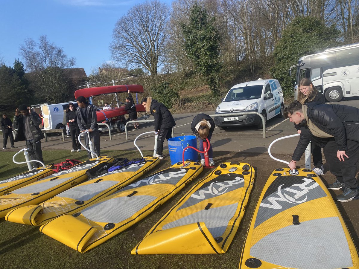 DofEGlasFraser's tweet photo. WHAT A DAY ☀️!! Awesome job @springburnacad silvers on 1st training day at Castlesemple! Well done everyone and awesome work by Ms Reid as she continues to be mentored by @DofEGlasDeclan and I 🌞🕶️ 

@BlairvadachOEC @DofEGlasgow https://t.co/b2AvcgLYI1